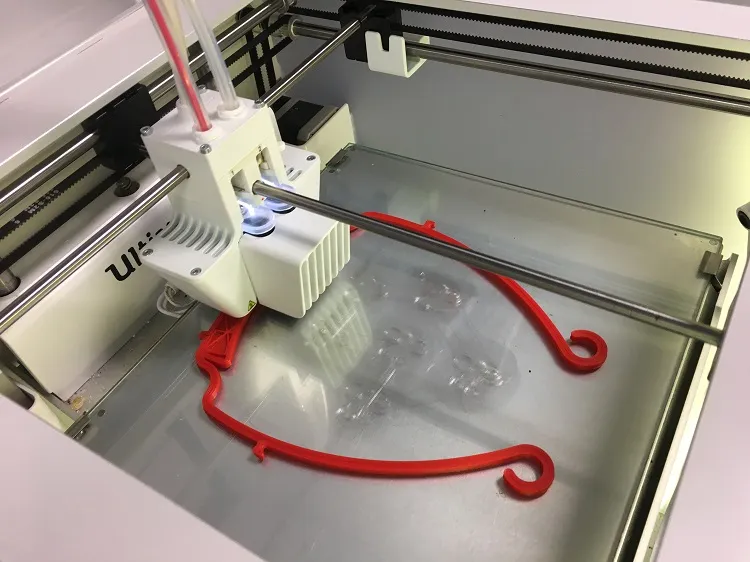 Face shield printed on a 3D printer