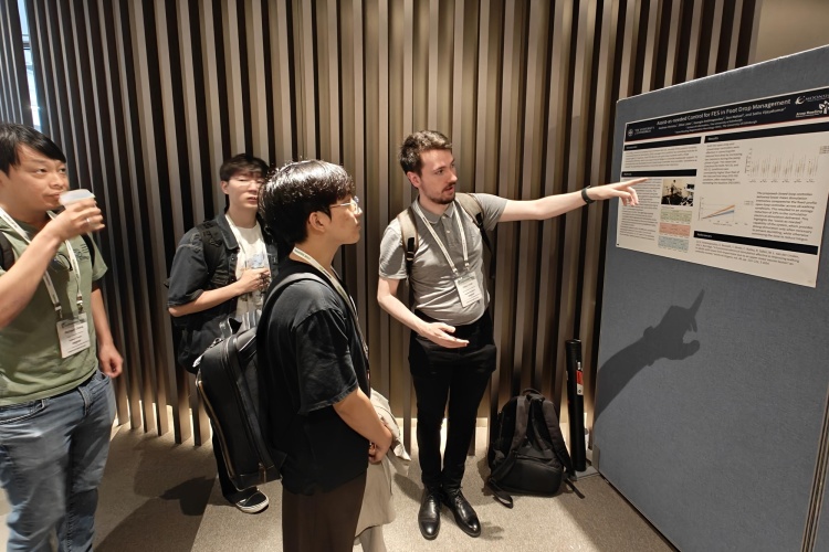 Elliot Poster Humanoids