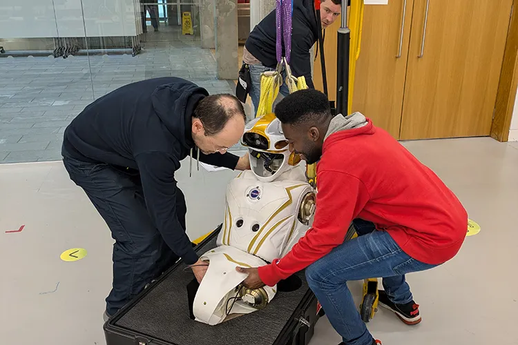 Farewell Valkyrie - Valkyrie being dismantled